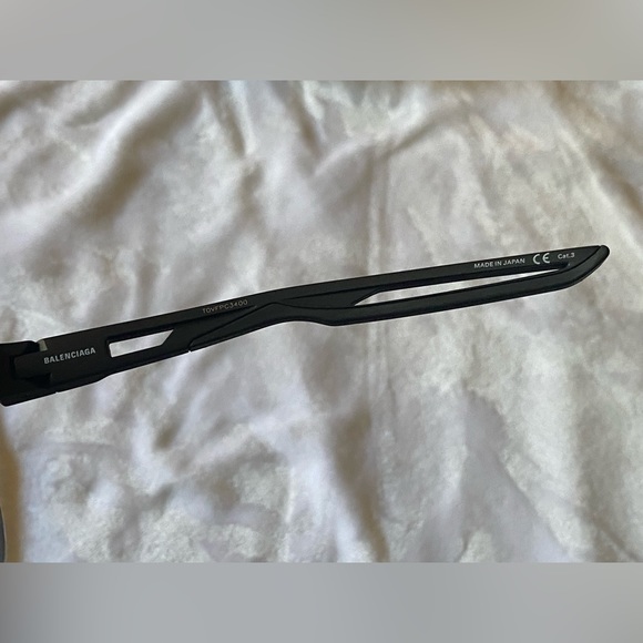 BALENCIAGA SUNGLASSES - Picture 7 of 7